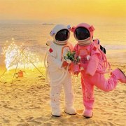 海边唯美浪漫穿宇航员服情侣头像图片